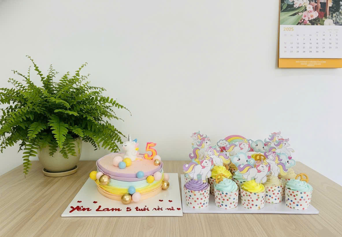 Banhkemnguauniconvacupcake